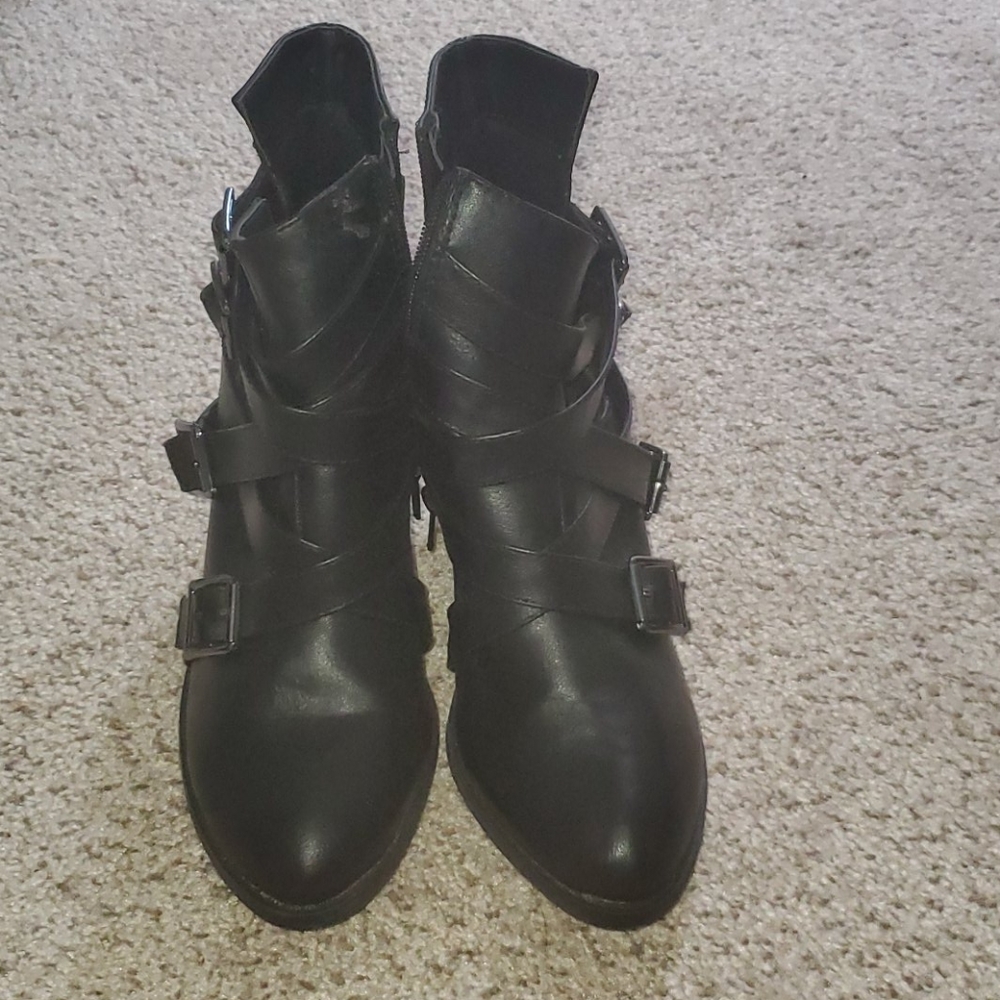 Shoes - Picture 2 of 3